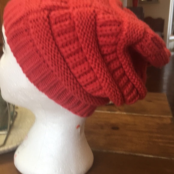 2 knitted cotton hats ( one cream/peachy pink) price is for both - Picture 11 of 16